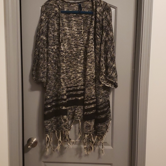 Black and Gray Sweater - Picture 1 of 2